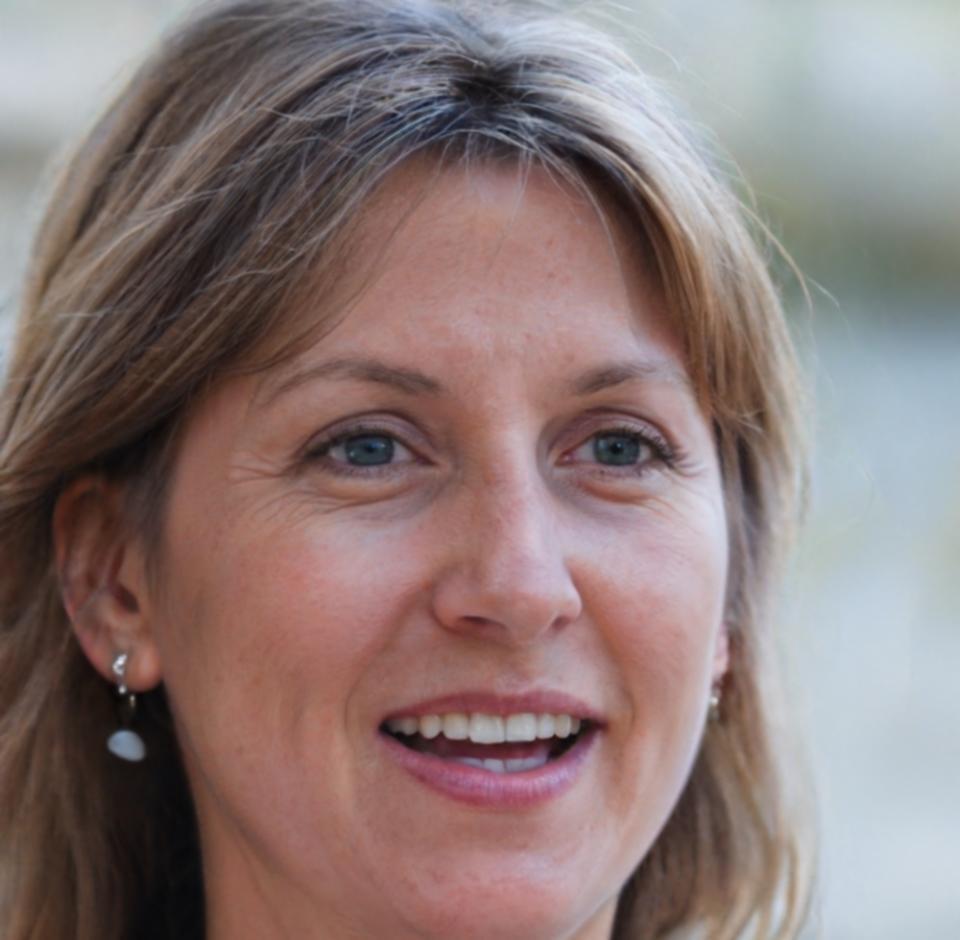 Elena Vázquez, Consultora en Objetivos Financieros